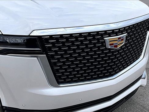 Used 2024 Cadillac Escalade ESV Premium Luxury image 29