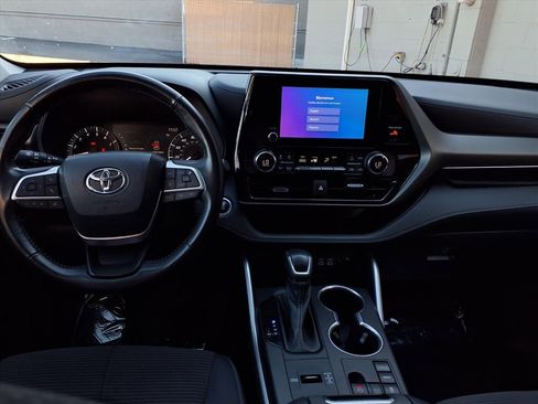 Certified 2023 Toyota Highlander LE image 20