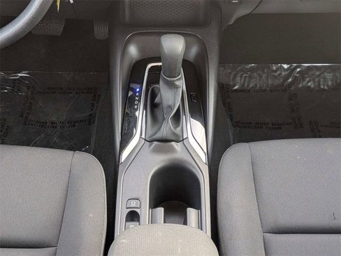 Used 2025 Toyota Corolla LE image 18