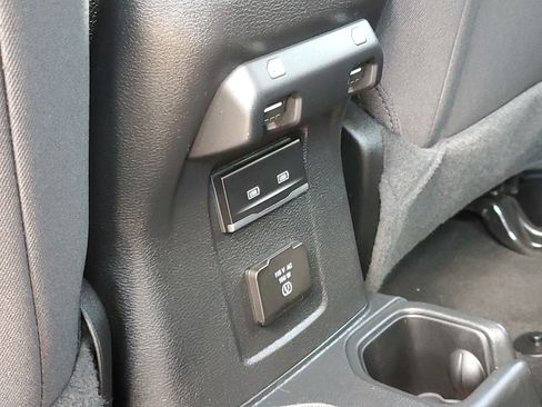 Used 2023 Jeep Wrangler Unlimited Sport AWD/4WD image 28