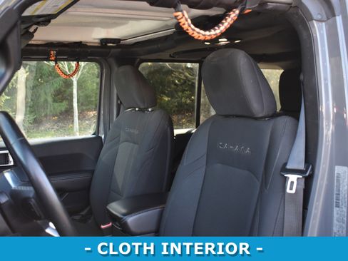 Used 2019 Jeep Wrangler Unlimited Sahara w/ Cold Weather Group image 8