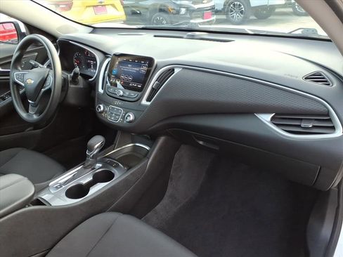 Used 2024 Chevrolet Malibu LT image 16