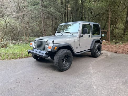 Used 2001 Jeep Wrangler Sport image 3
