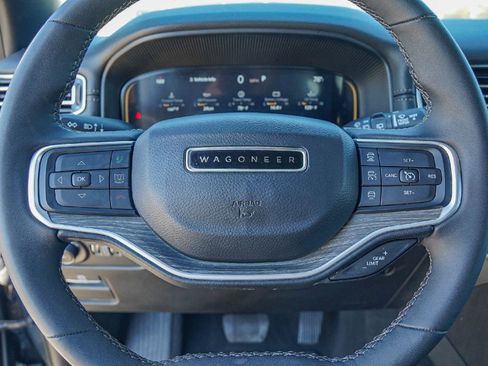 Used 2024 Jeep Wagoneer Series II w/ Flexible Seating Group image 11