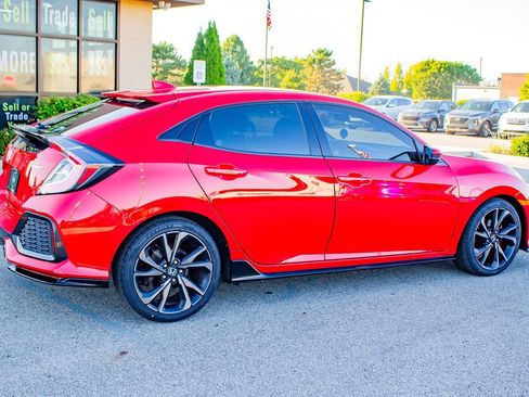 Used 2018 Honda Civic Sport image 10