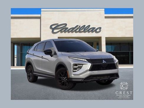 Used 2023 Mitsubishi Eclipse Cross LE image 1