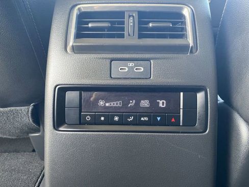 Certified 2024 MAZDA CX-90 Plug-In Hybrid w/ Premium Pkg AWD/4WD image 36