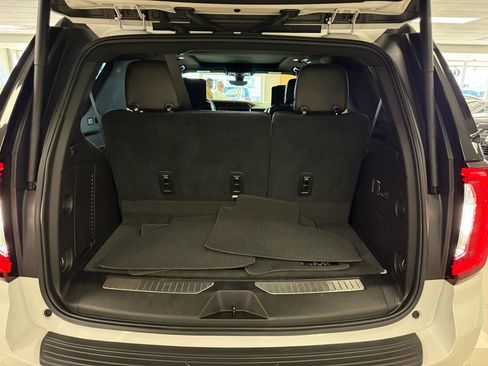 Used 2021 GMC Yukon Denali w/ Denali Premium Package image 31