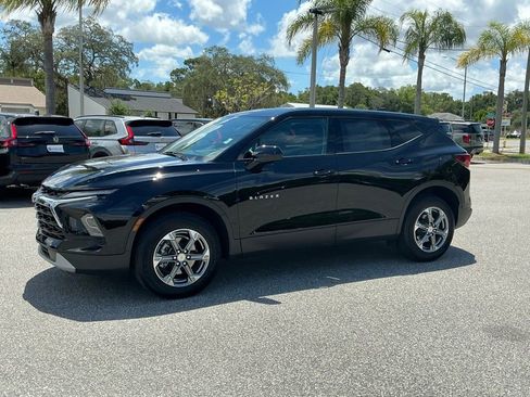 Used 2025 Chevrolet Blazer LT FWD image 4