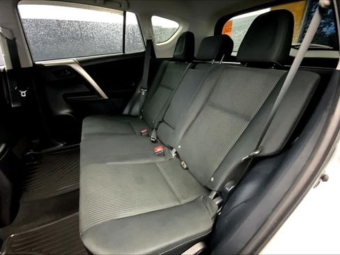Used 2015 Toyota RAV4 LE AWD/4WD image 20