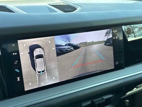 Used 2025 Porsche Cayenne image 23