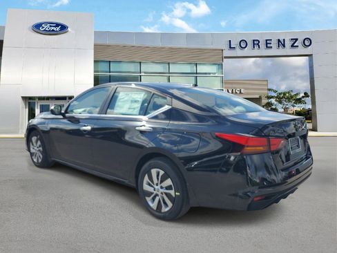 Used 2025 Nissan Altima 2.5 S FWD image 6