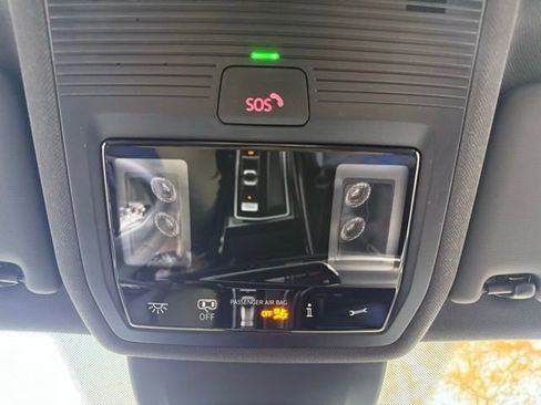 Used 2025 Volkswagen Golf R Black Edition image 37