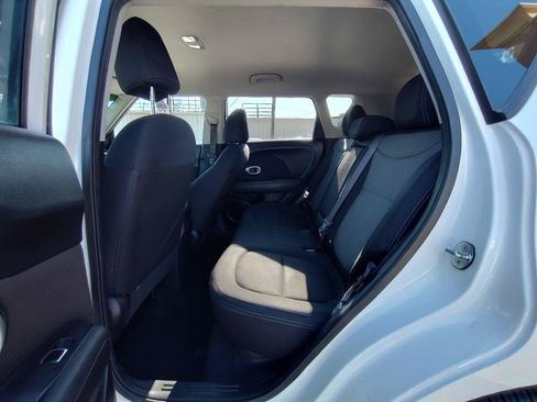 Used 2018 Kia Soul + FWD image 30