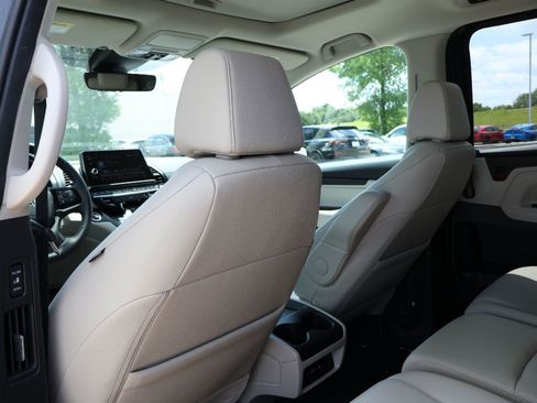 Used 2025 Honda Odyssey EX-L image 12