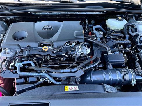 Used 2025 Toyota Camry LE image 10