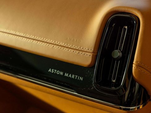 New 2026 Aston Martin DBX 707 image 34