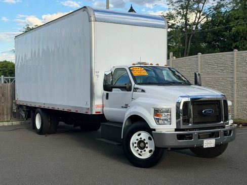 Used 2022 Ford F650 2WD Regular Cab Super Duty image 1