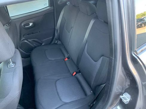 Used 2019 Jeep Renegade Sport FWD image 11