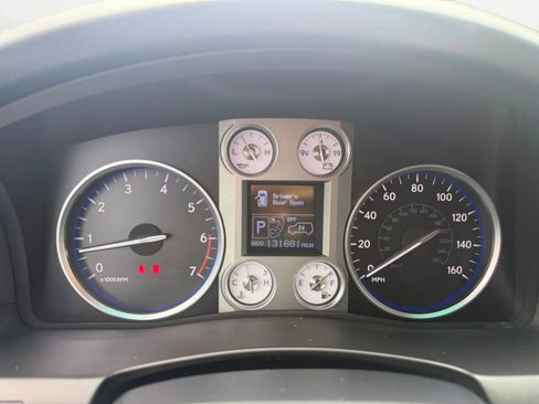 Used 2011 Lexus LX 570 4WD w/ Luxury Pkg w/Pre-crash image 15