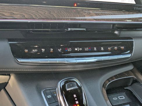 Used 2021 Cadillac Escalade Premium Luxury Platinum w/ LPO, Floor Liner Package image 18