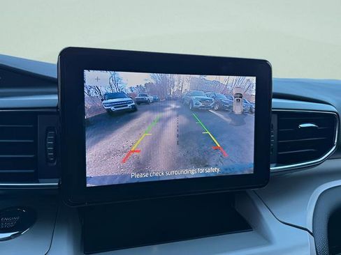 Used 2023 Ford Explorer XLT w/ Equipment Group 202A AWD/4WD image 8