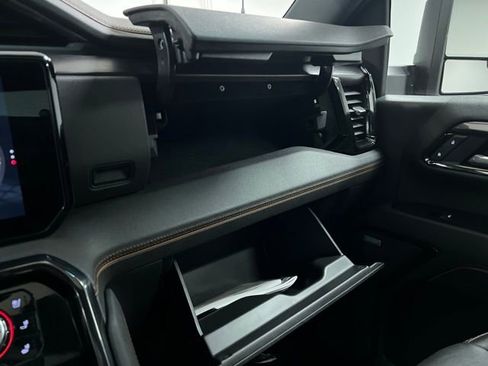 Used 2024 GMC Sierra 3500 AT4 w/ AT4 Premium Plus Package AWD/4WD image 37