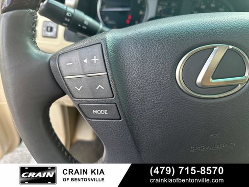 Used 2013 Lexus LX 570 4WD w/ Luxury Pkg image 27