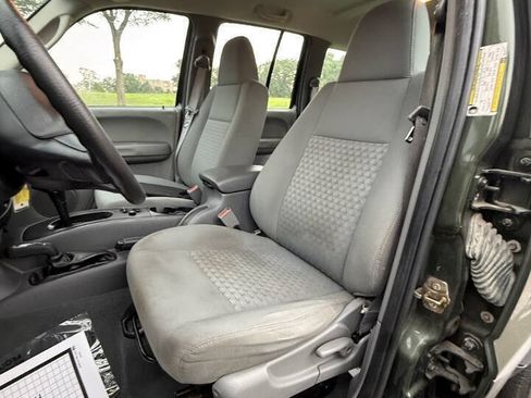 Used 2007 Jeep Liberty Sport AWD/4WD image 10
