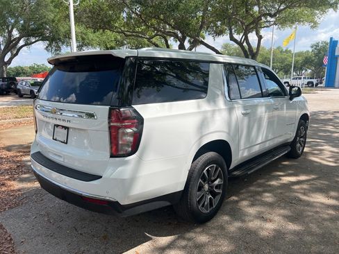 Used 2023 Chevrolet Suburban LS w/ Driver Alert Package image 4