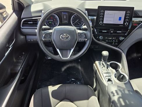 Used 2022 Toyota Camry LE FWD image 12