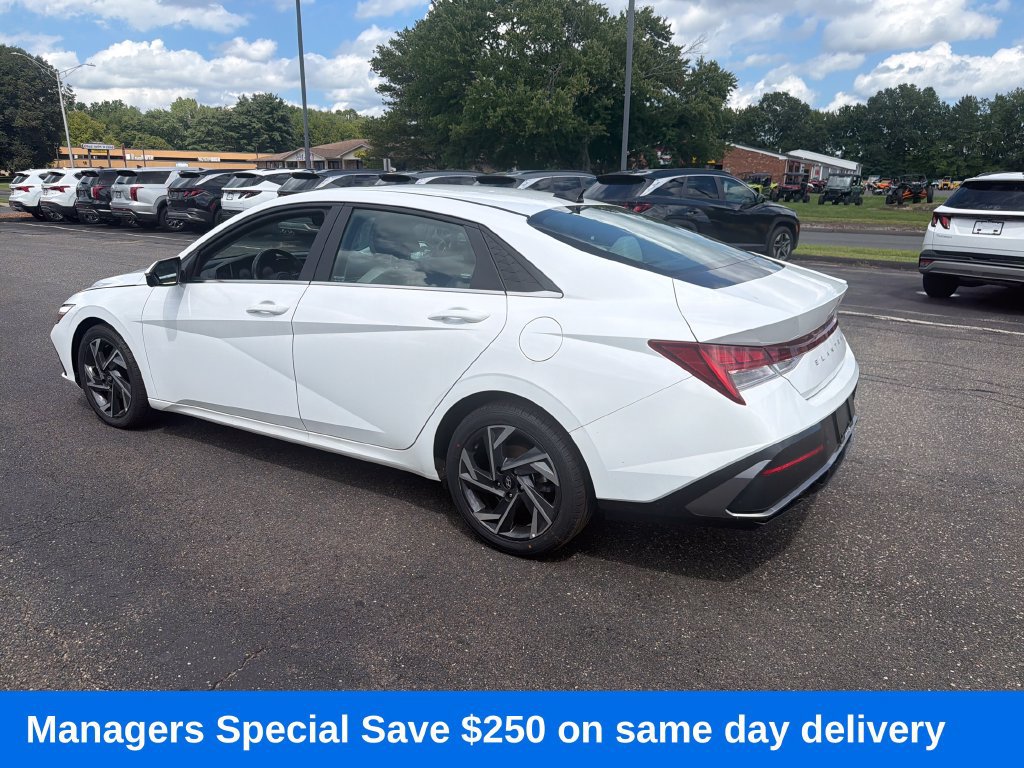 Used 2024 Hyundai Elantra Limited FWD image 6