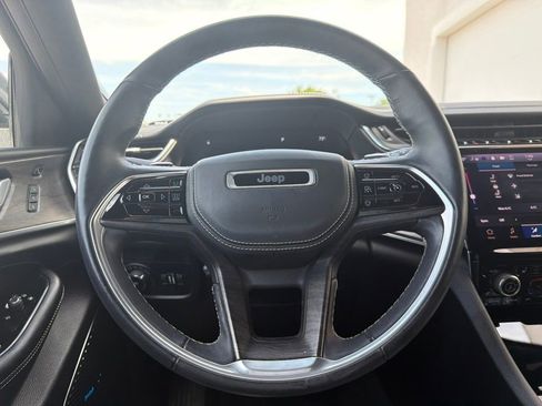 Certified 2021 Jeep Grand Cherokee L Overland w/ Luxury Tech Group IV AWD/4WD image 14