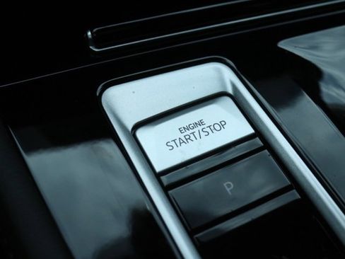 Used 2025 Volkswagen Atlas Peak Edition SE image 27