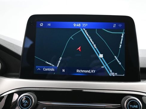 Used 2020 Ford Escape SE image 14