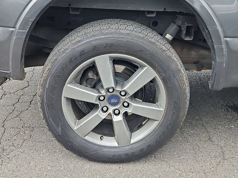 Used 2015 Ford F150 Lariat w/ Equipment Group 501A Mid AWD/4WD image 9