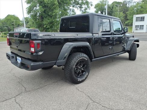 Used 2022 Jeep Gladiator Sport AWD/4WD image 3