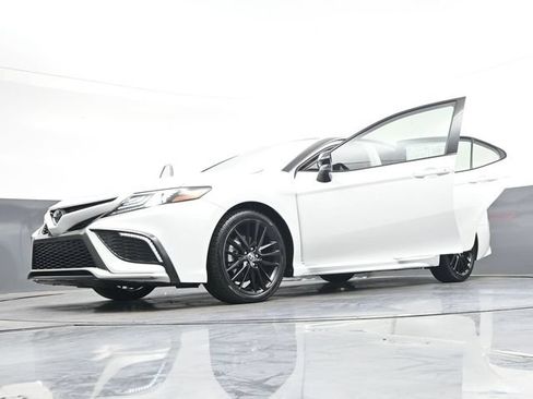 Used 2023 Toyota Camry XSE FWD image 43