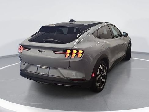 Certified 2025 Ford Mustang Mach-E Select RWD image 3