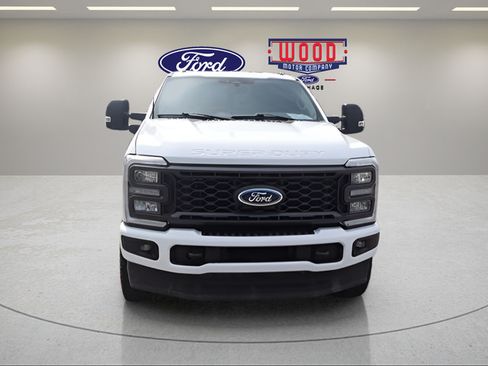 Used 2023 Ford F250 XL w/ STX Appearance Package AWD/4WD image 9