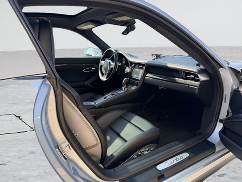 Used 2014 Porsche 911 Turbo AWD/4WD image 27