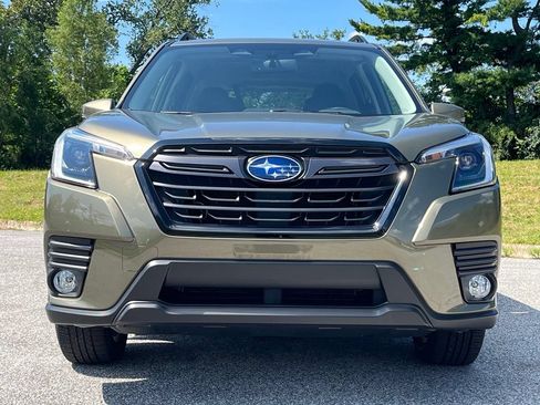 Used 2022 Subaru Forester Limited w/ Popular Package #3 AWD/4WD image 2