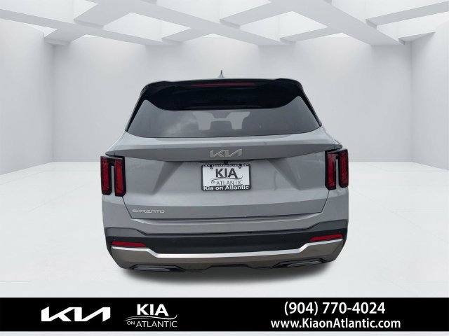 Used 2026 Kia Sorento S w/ S Panoramic Sunroof Package FWD image 4