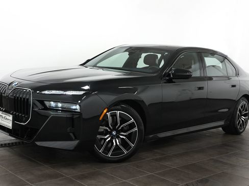 Used 2026 BMW 760i xDrive w/ Executive Package AWD/4WD image 1