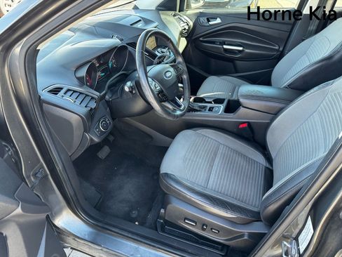 Used 2017 Ford Escape Titanium image 9