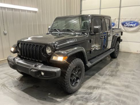 Used 2023 Jeep Gladiator Willys image 3