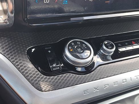 New 2025 Ford Expedition Max Platinum w/ Stealth Appearance Package image 33