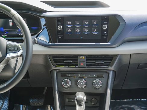 Used 2022 Volkswagen Taos SE image 17