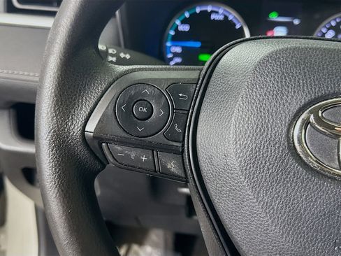 Used 2022 Toyota RAV4 LE image 14