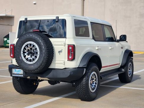 New 2026 Ford Bronco Outer Banks w/ Sasquatch Package AWD/4WD image 3